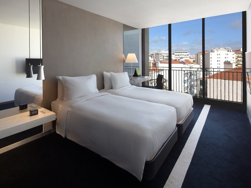 DoubleTree by Hilton Lisbon - Fontana Park 39