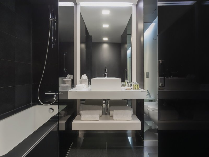 DoubleTree by Hilton Lisbon - Fontana Park 40