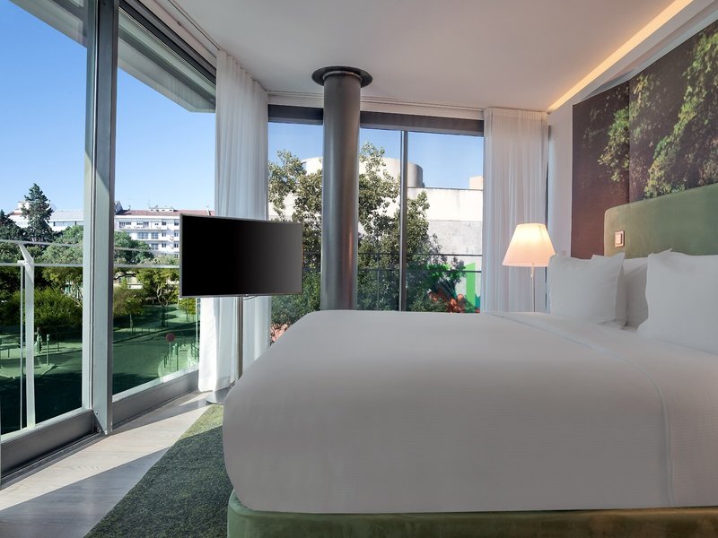 DoubleTree by Hilton Lisbon - Fontana Park 43