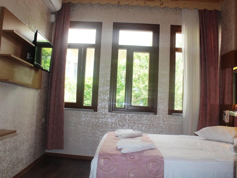 Hotel Megaron 7