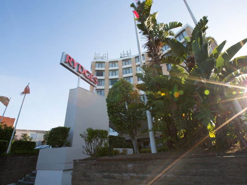 Rydges Camperdown 2