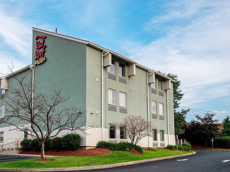 Red Roof Plus Boston Logan