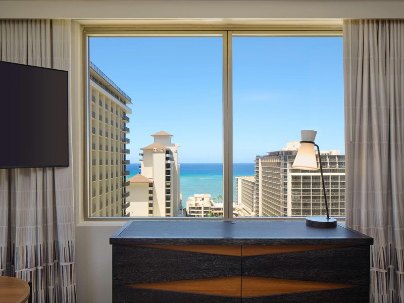Embassy Suites Waikiki Beach Walk 2