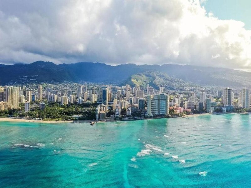 Embassy Suites Waikiki Beach Walk 6