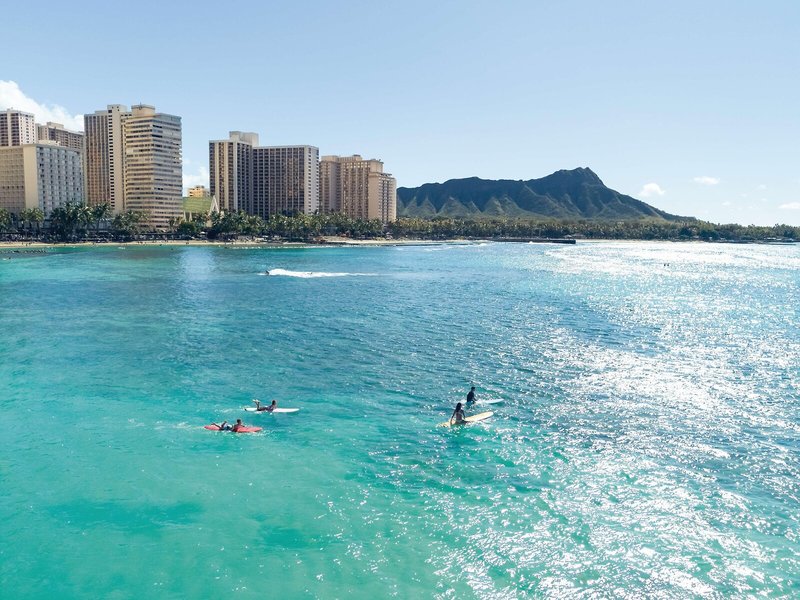 Embassy Suites Waikiki Beach Walk 7