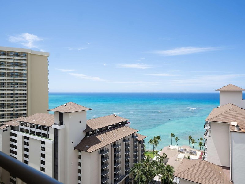 Embassy Suites Waikiki Beach Walk 10