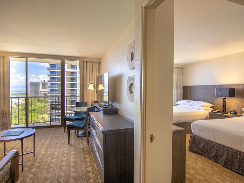 Embassy Suites Waikiki Beach Walk 23