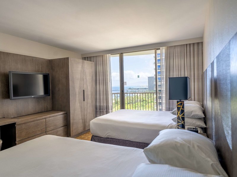 Embassy Suites Waikiki Beach Walk 24