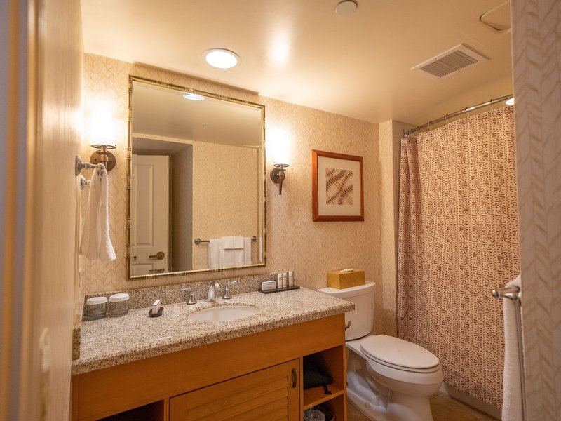 Embassy Suites Waikiki Beach Walk 33