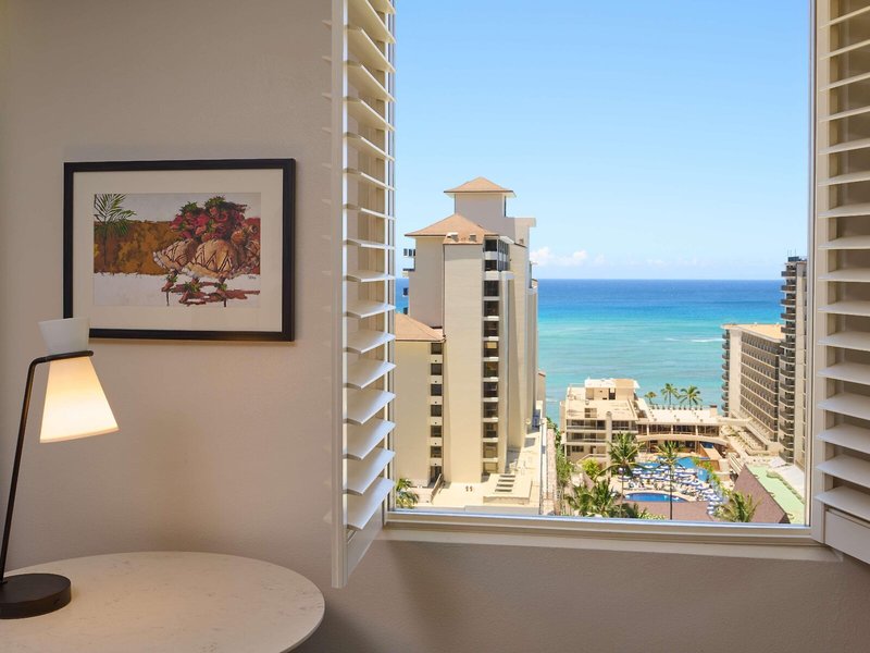 Embassy Suites Waikiki Beach Walk 40