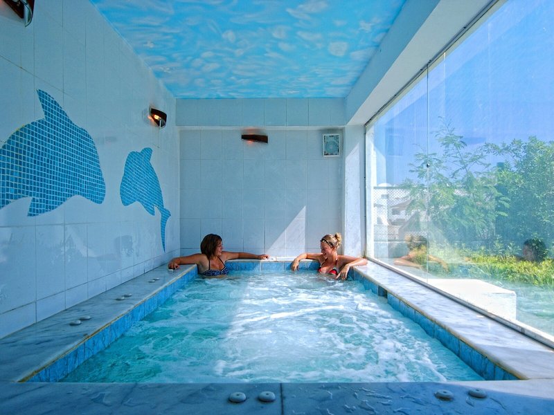 Falcon Hills Hotel 11