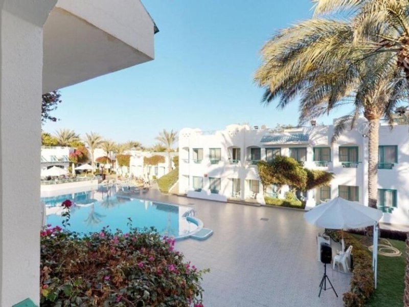 Falcon Hills Hotel 13