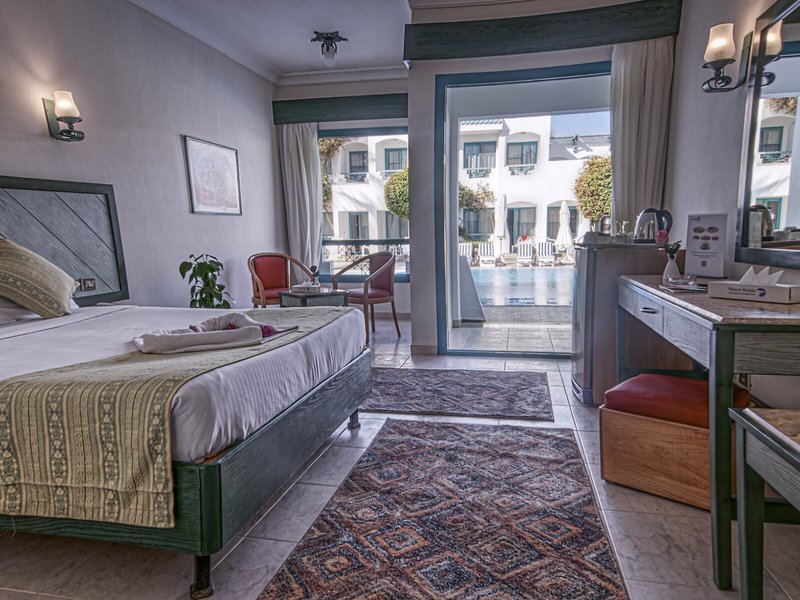 Falcon Hills Hotel 40