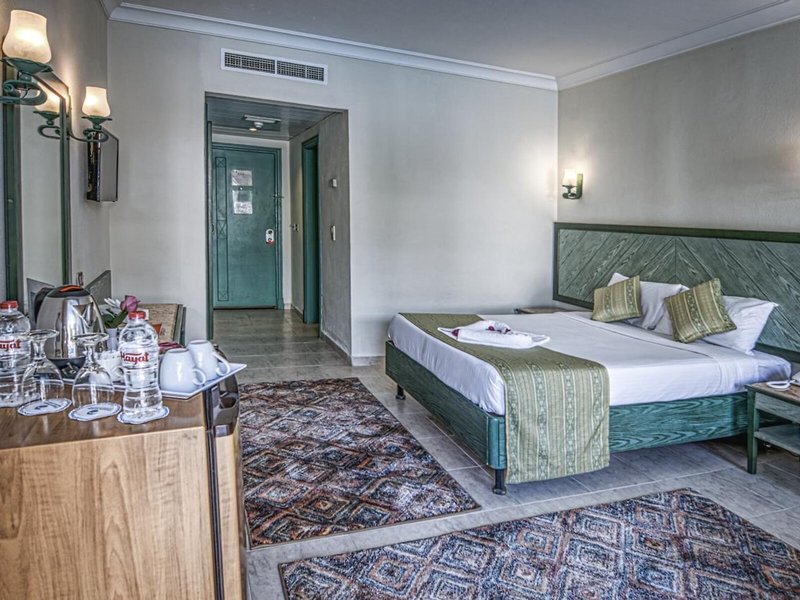 Falcon Hills Hotel 46