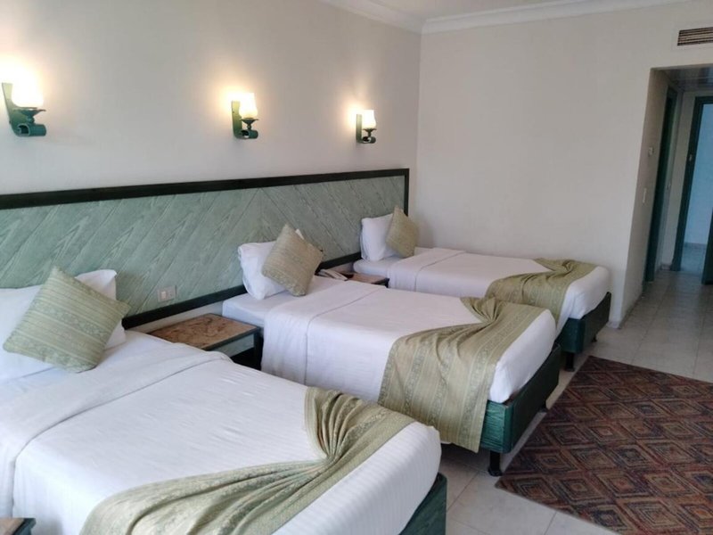 Falcon Hills Hotel 50