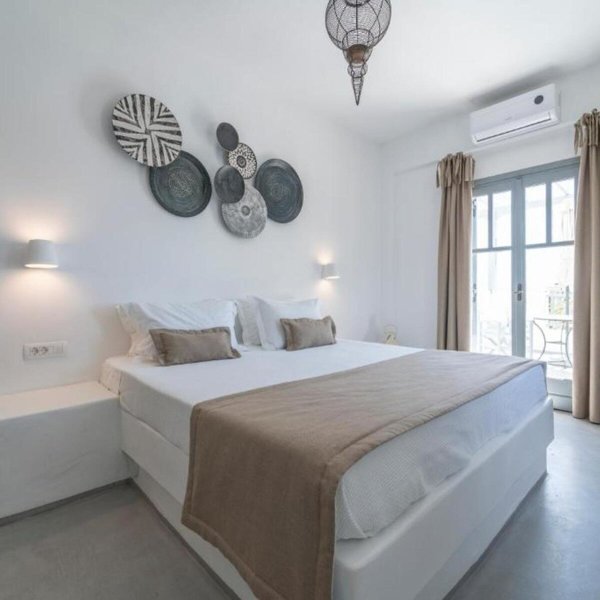 Black Coast Hotel Santorini 9