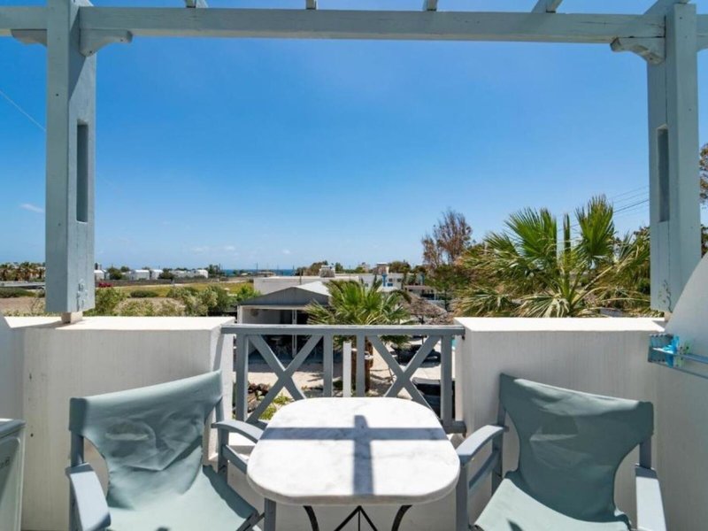 Blackcoast Santorini 4