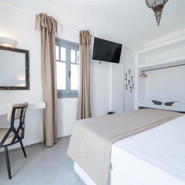 Blackcoast Santorini 10