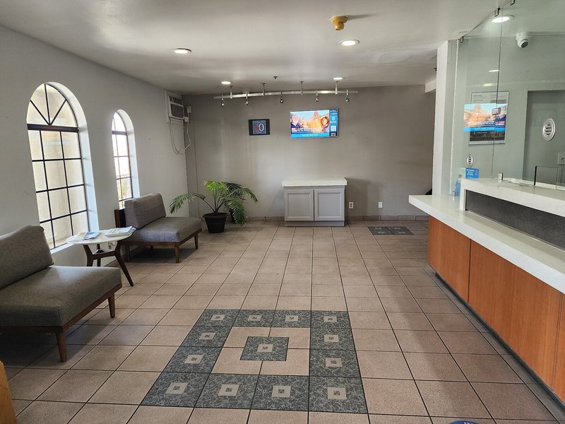 Motel 6 Barstow, CA - I15 And Lenwood Road 8