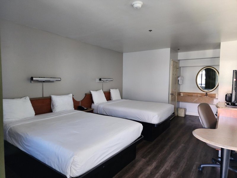 Motel 6 Barstow, CA - I15 And Lenwood Road 13