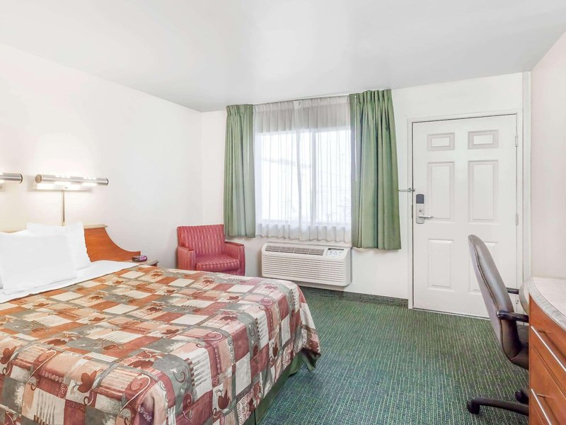 Motel 6 Barstow, CA - I15 And Lenwood Road 19