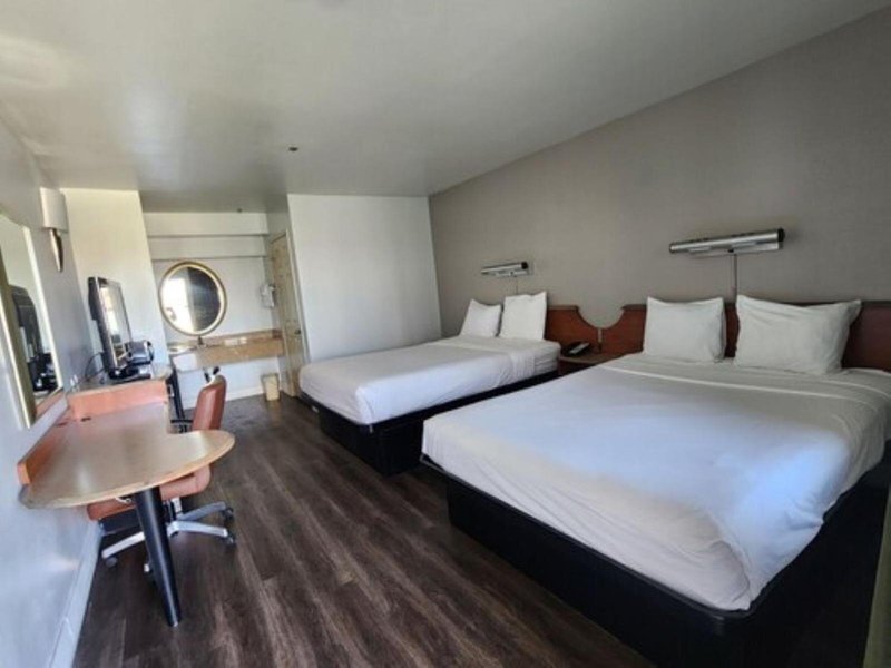 Motel 6 Barstow, CA - I15 And Lenwood Road 21
