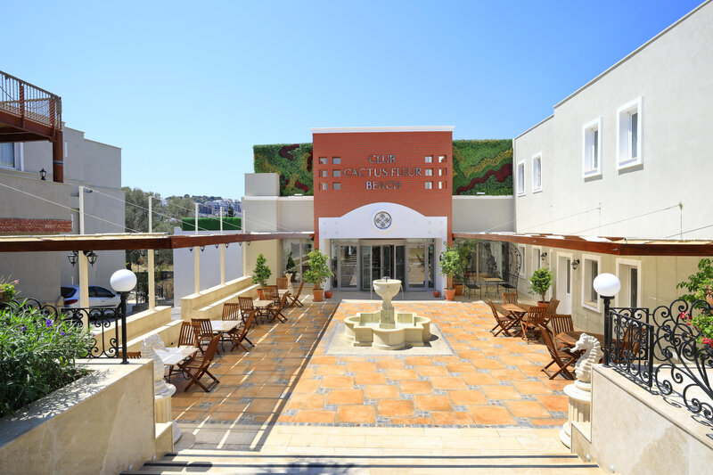 Cactus Fleur Beach Club 3