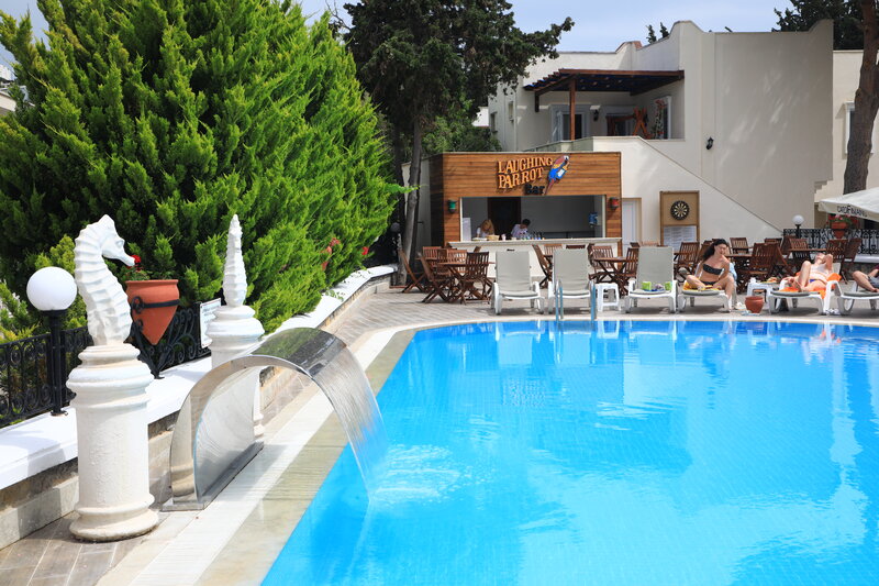 Cactus Fleur Beach Club 6