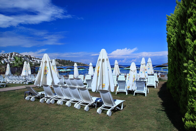 Cactus Fleur Beach Club 12