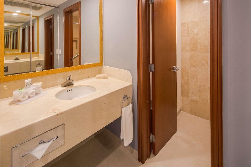 Wyndham Garden Playa Del Carmen 3