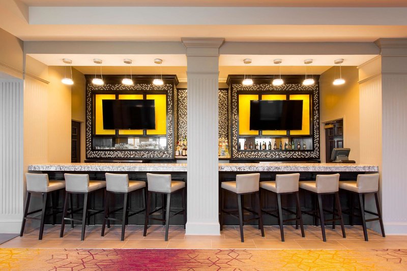 DoubleTree by Hilton Savannah Historic District 2