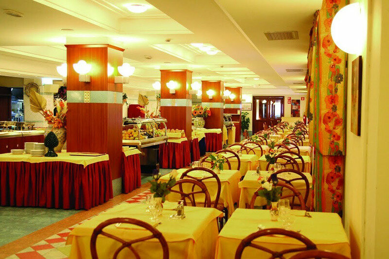 Caesar Palace Hotel 6