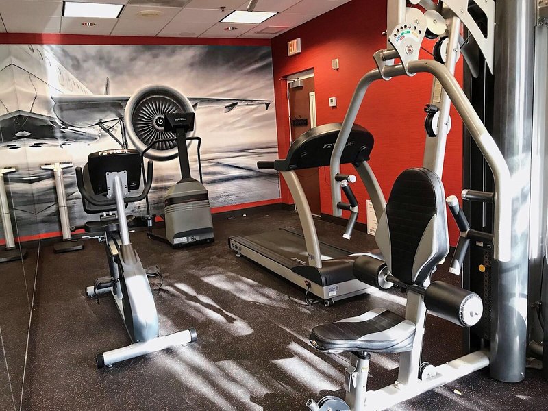 Ramada Suites Orlando Aiport 17