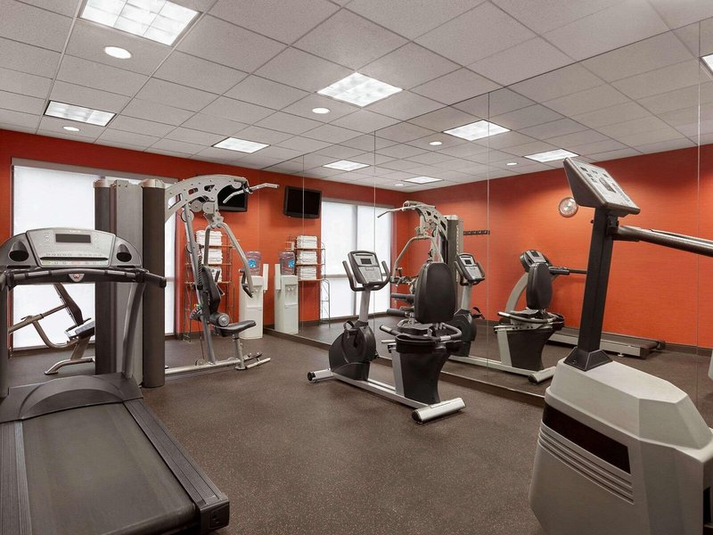Ramada Suites Orlando Aiport 18