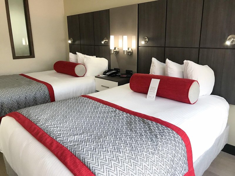 Ramada Suites Orlando Aiport 25