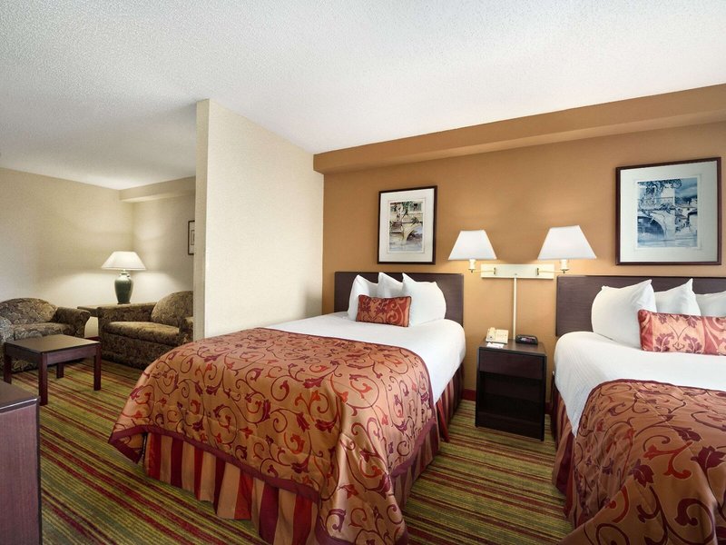 Ramada Suites Orlando Aiport 26