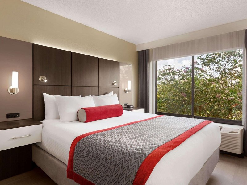 Ramada Suites Orlando Aiport 28