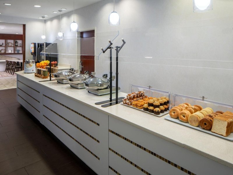 Springhill Suites Convention Center 27