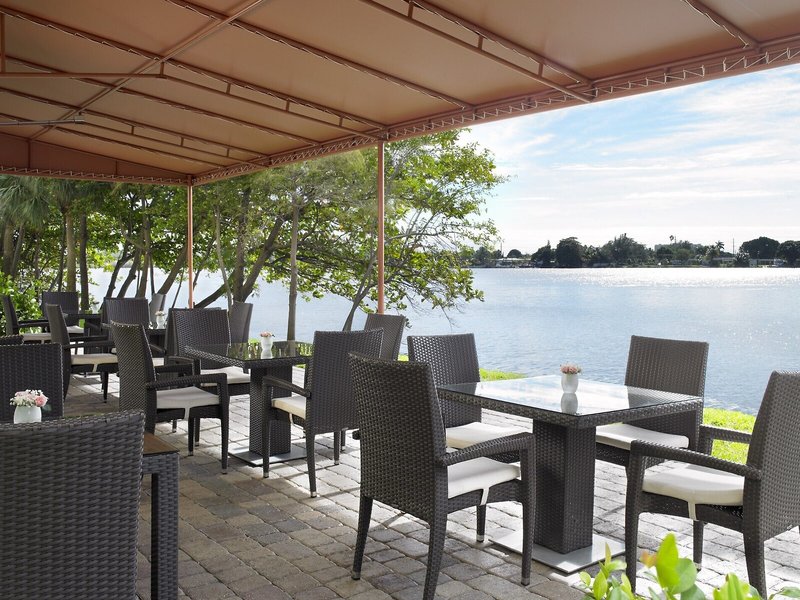 SpringHill Suites Miami Airport South  6