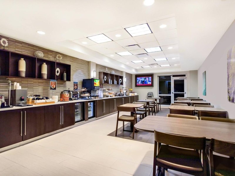 SpringHill Suites Miami Airport South  21