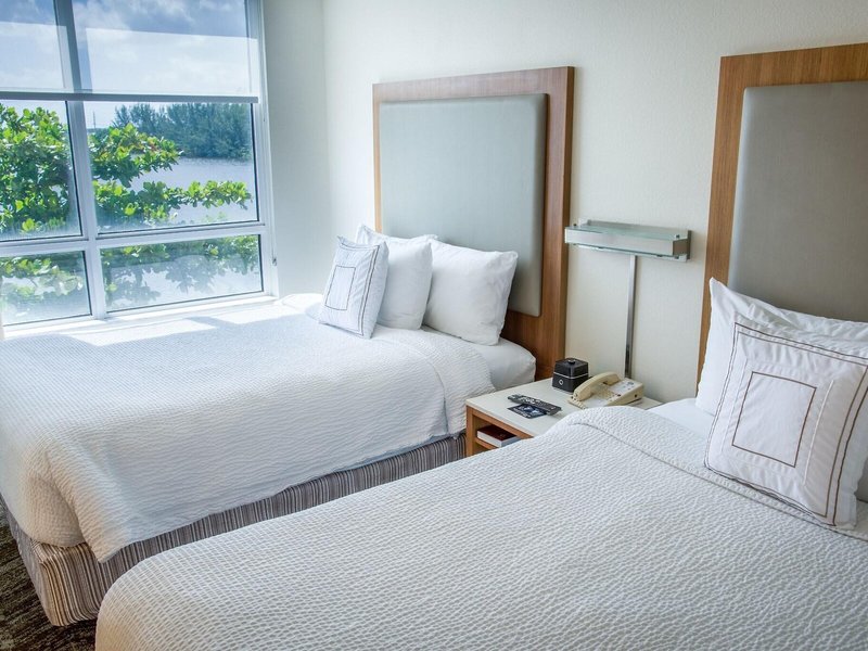 SpringHill Suites Miami Airport South  34