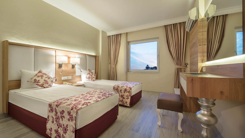 Royal Garden Beach Hotel 12