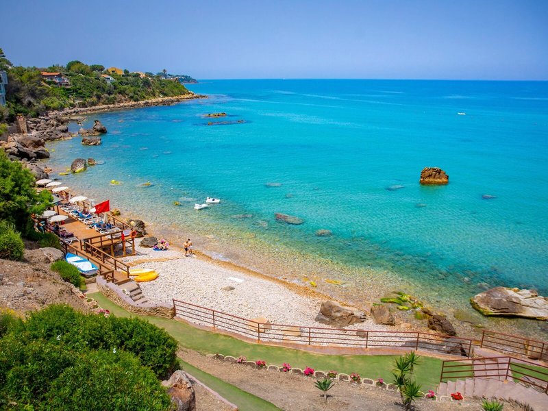 Calanica 9 - Beach