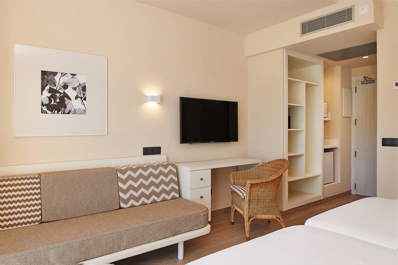 Protur Badía Park Aparthotel 16