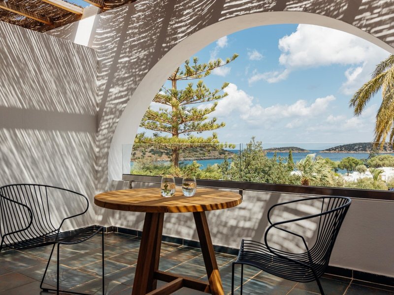 Minos Beach Art 24