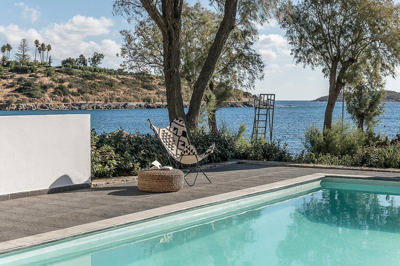 Minos Beach art hotel 28