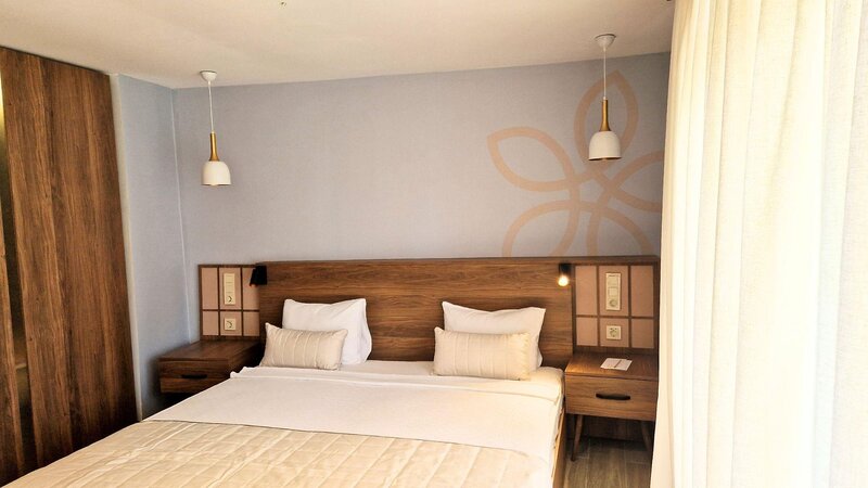 Lycus Beach 15