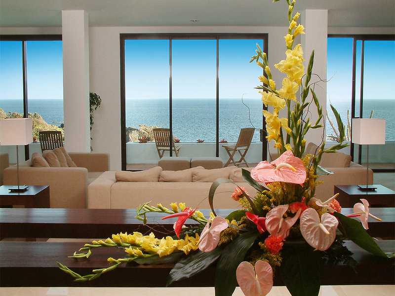 Caloura Hotel Resort 11