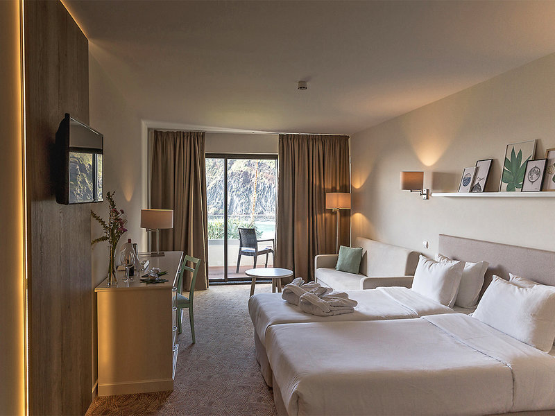 Caloura Hotel Resort 18