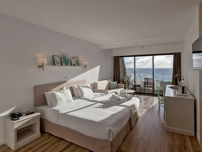 Caloura Hotel Resort 11